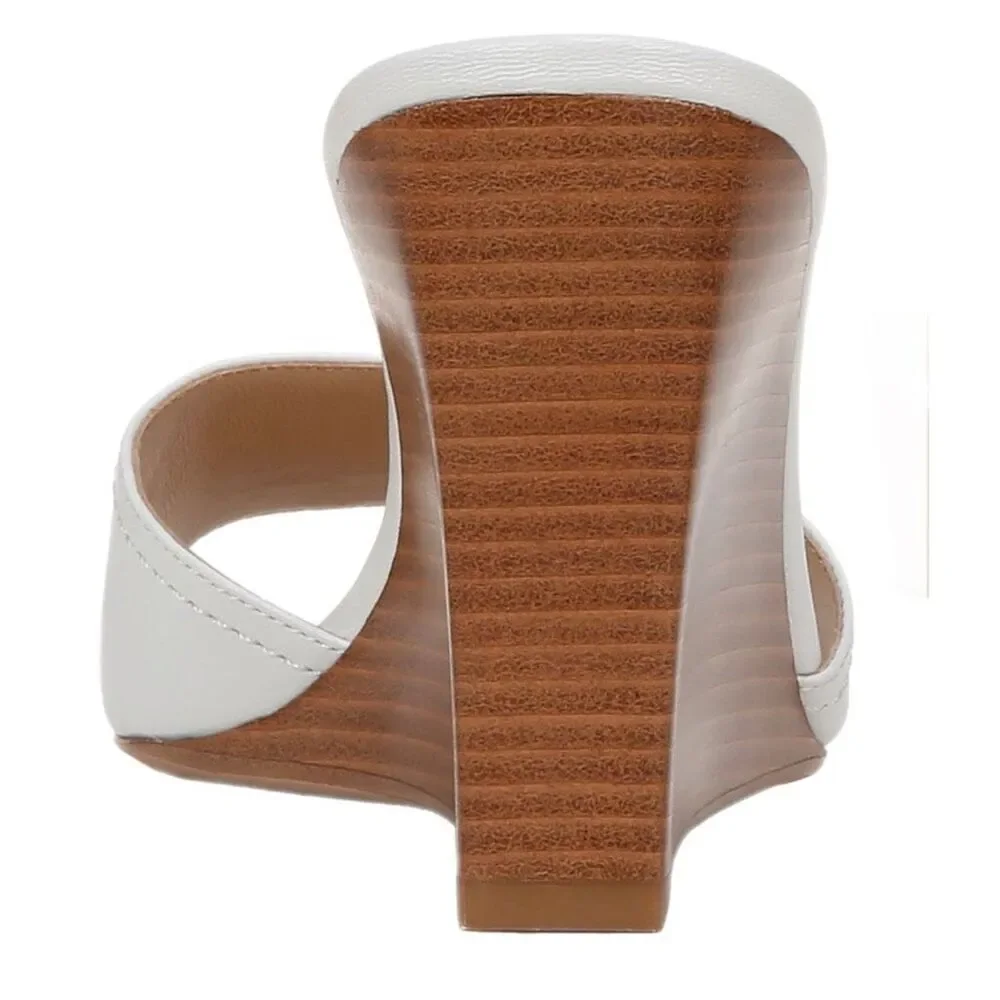 NWT Veronica Beard Ellen wedge sandals in off white/light cream. Size 10